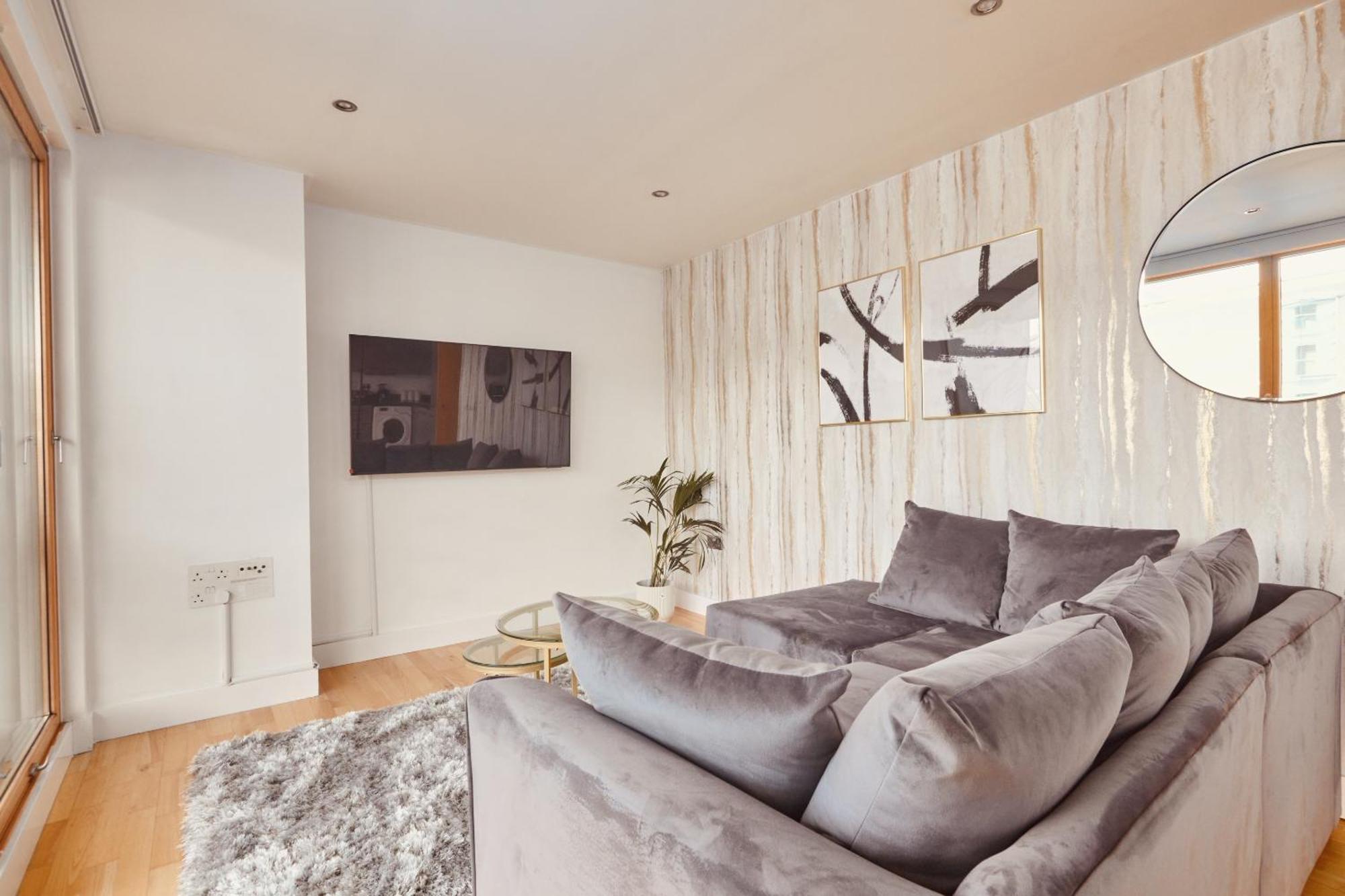 Dock Apt, Free Secure Parking! 2 Bed Leeds (West Yorkshire)