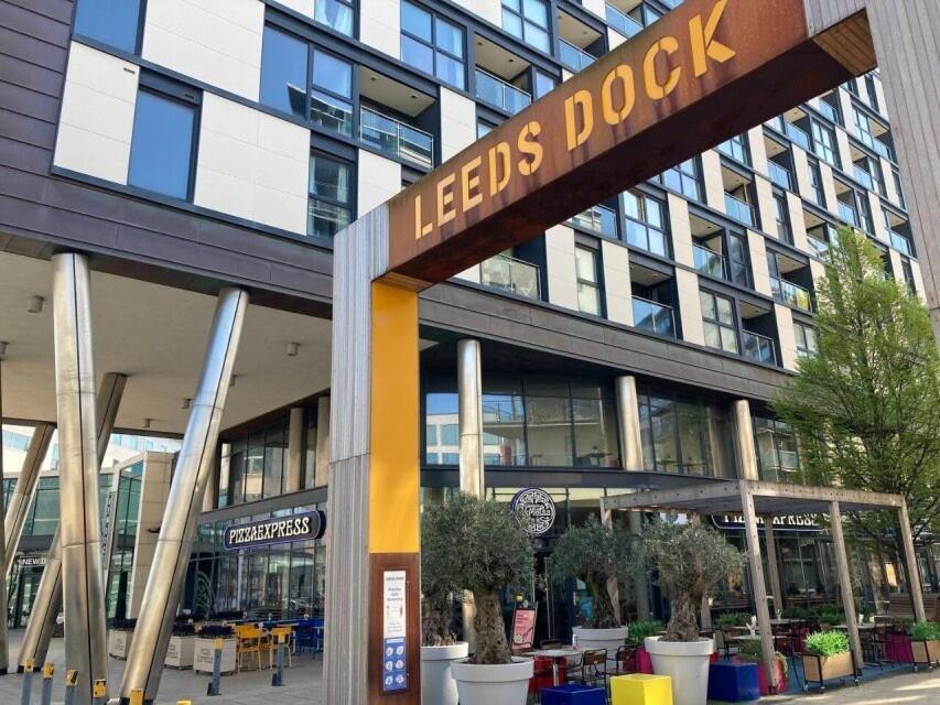 Dock Apt, Free Secure Parking! 2 Bed *