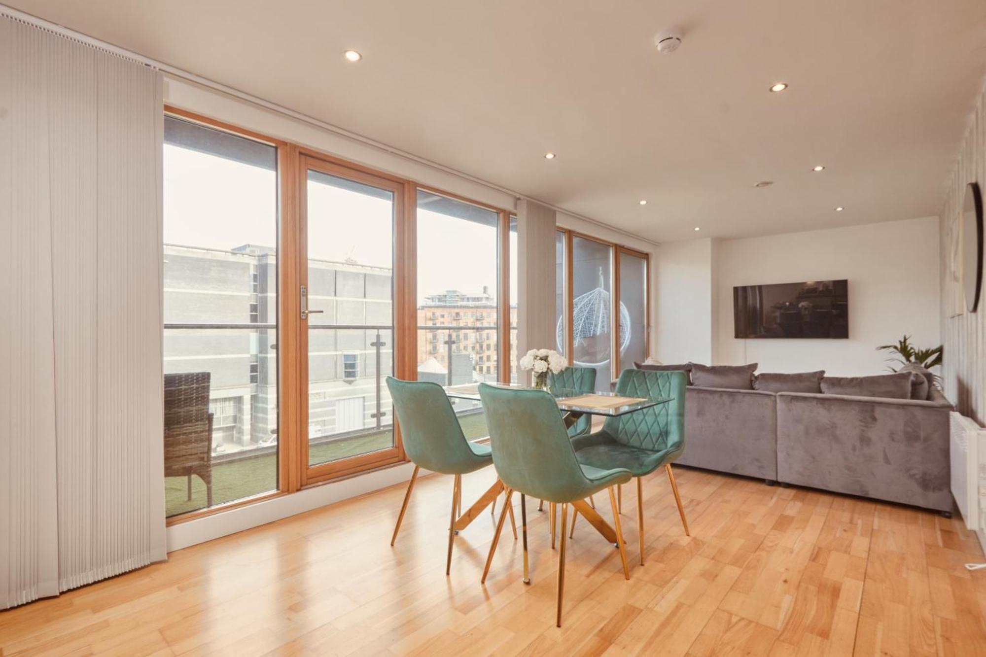 Apartment Dock Apt, Free Secure Parking! 2 Bed